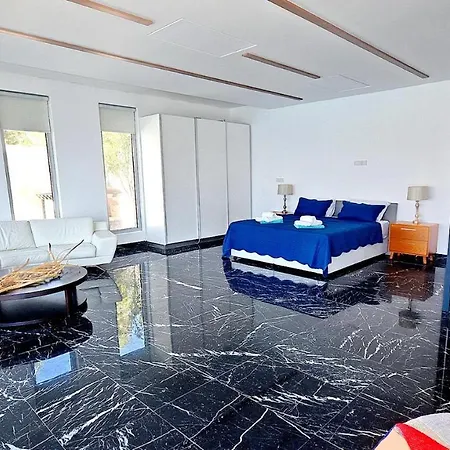 Kala Villa *